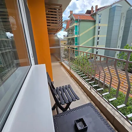 квартири сън Πανσιόν 4*